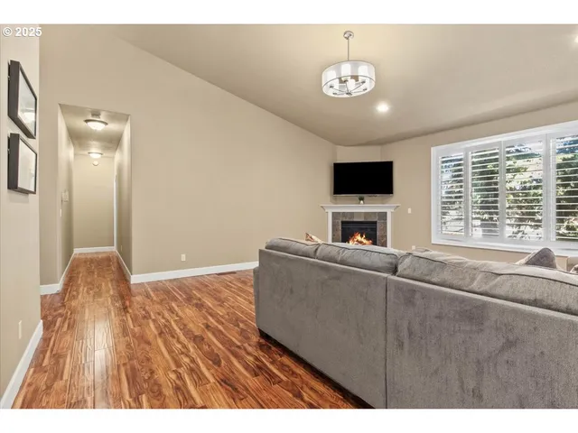 $630,000 | 119 Duniway Court Southeast, Salem, OR 97306