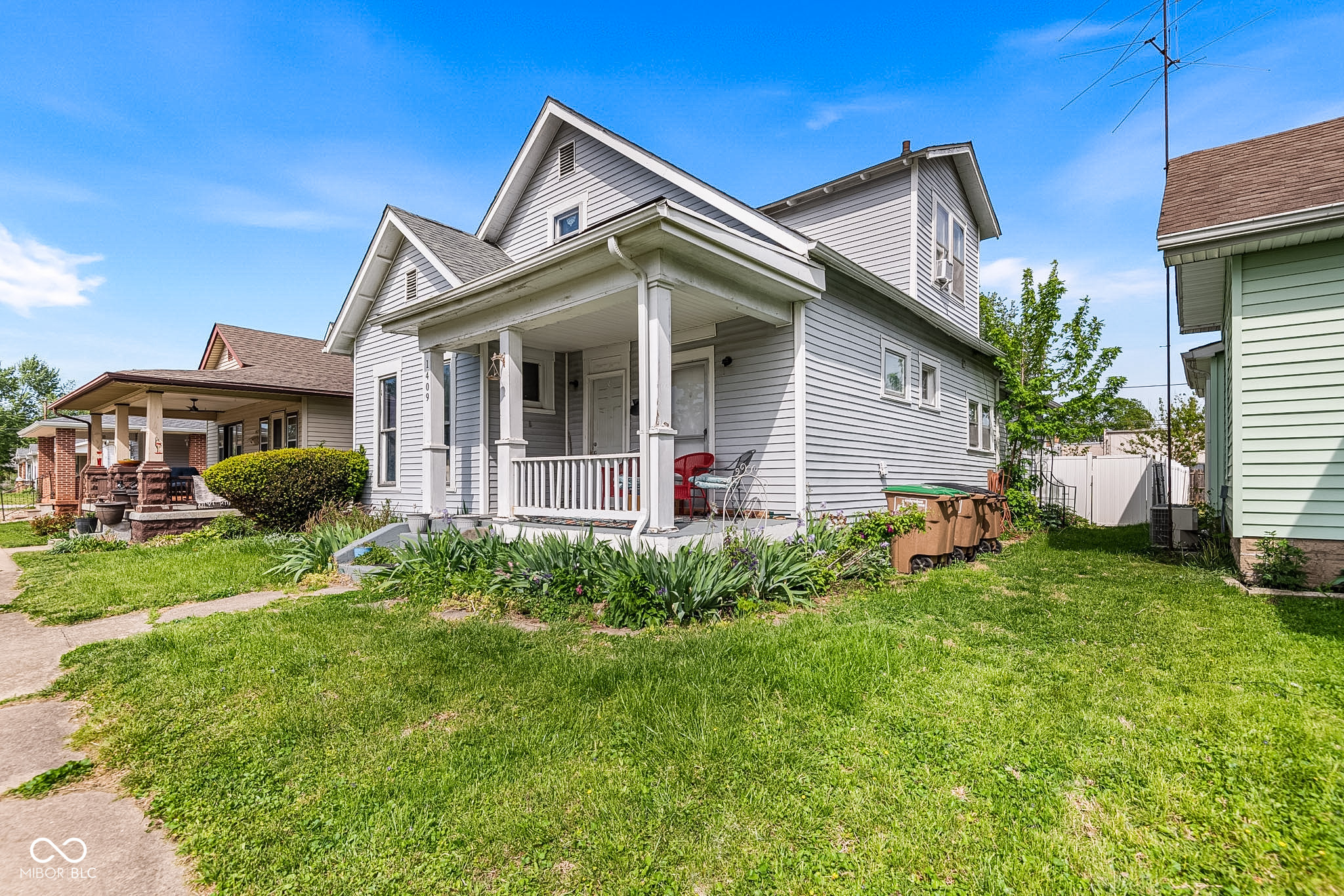 1409 Pearl Street Columbus, IN 47201 - Photo 3 of 20
