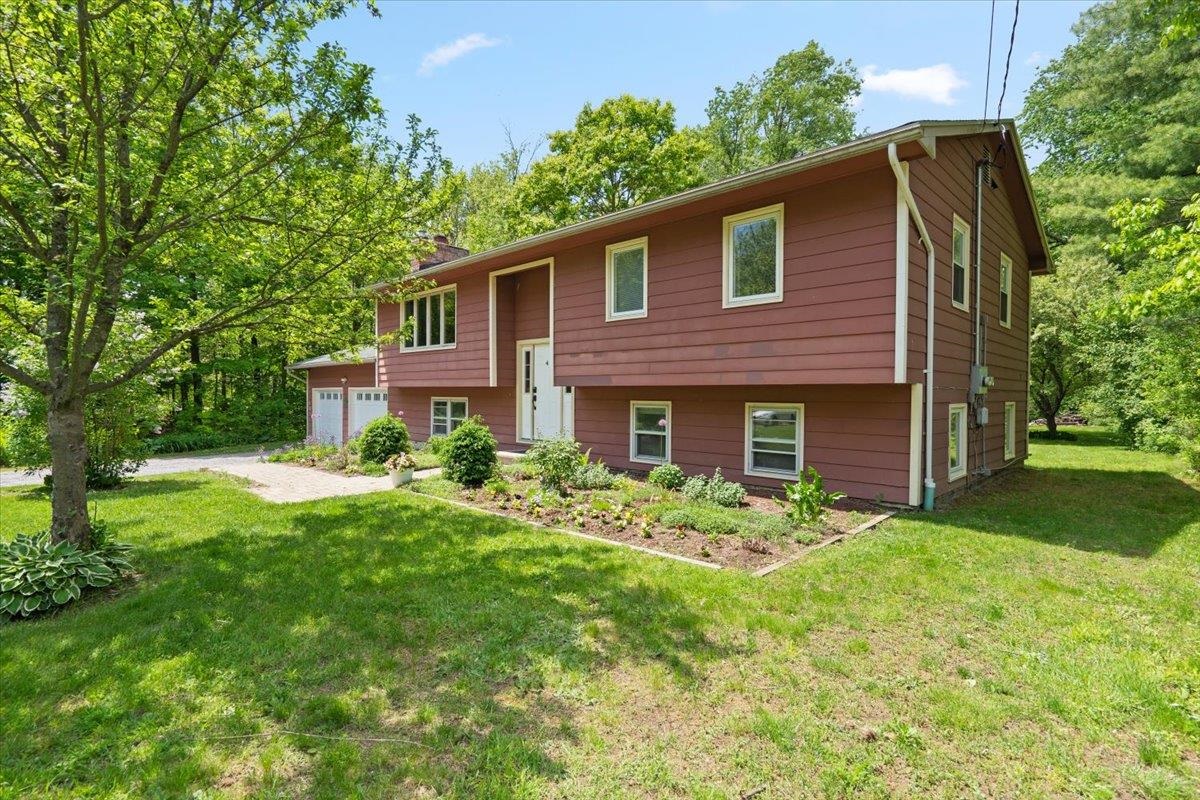 170 Raymond Road Colchester, VT 05446 - Photo 3 of 52 Gallery Image 3