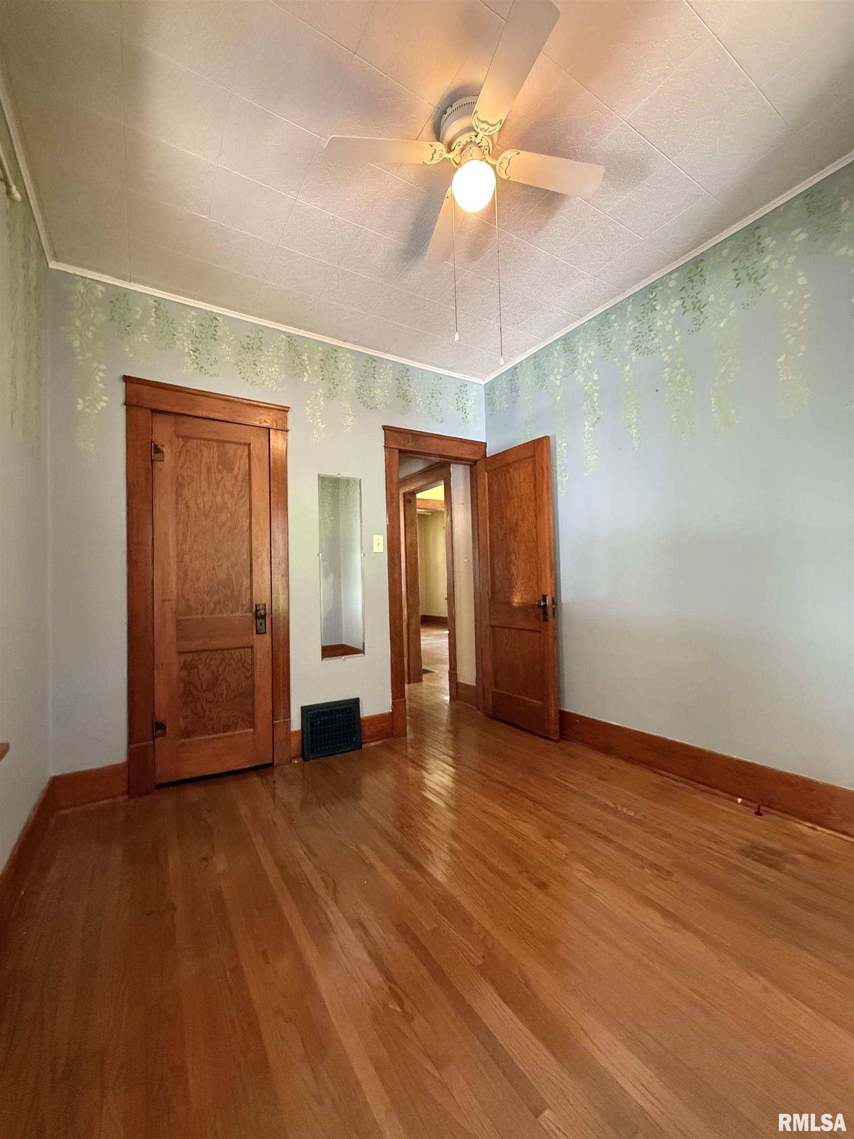 335 West Chase Street Macomb, IL 61455 - Photo 16 of 27
