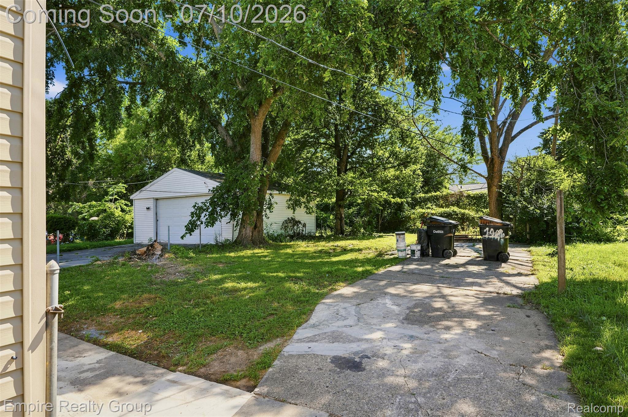 11696 Fielding Street Detroit, MI 48228 - Photo 20 of 21 094.jpg