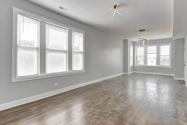 $2,450 | 2935 North Lawndale Avenue, Unit 3, Chicago, IL 60618