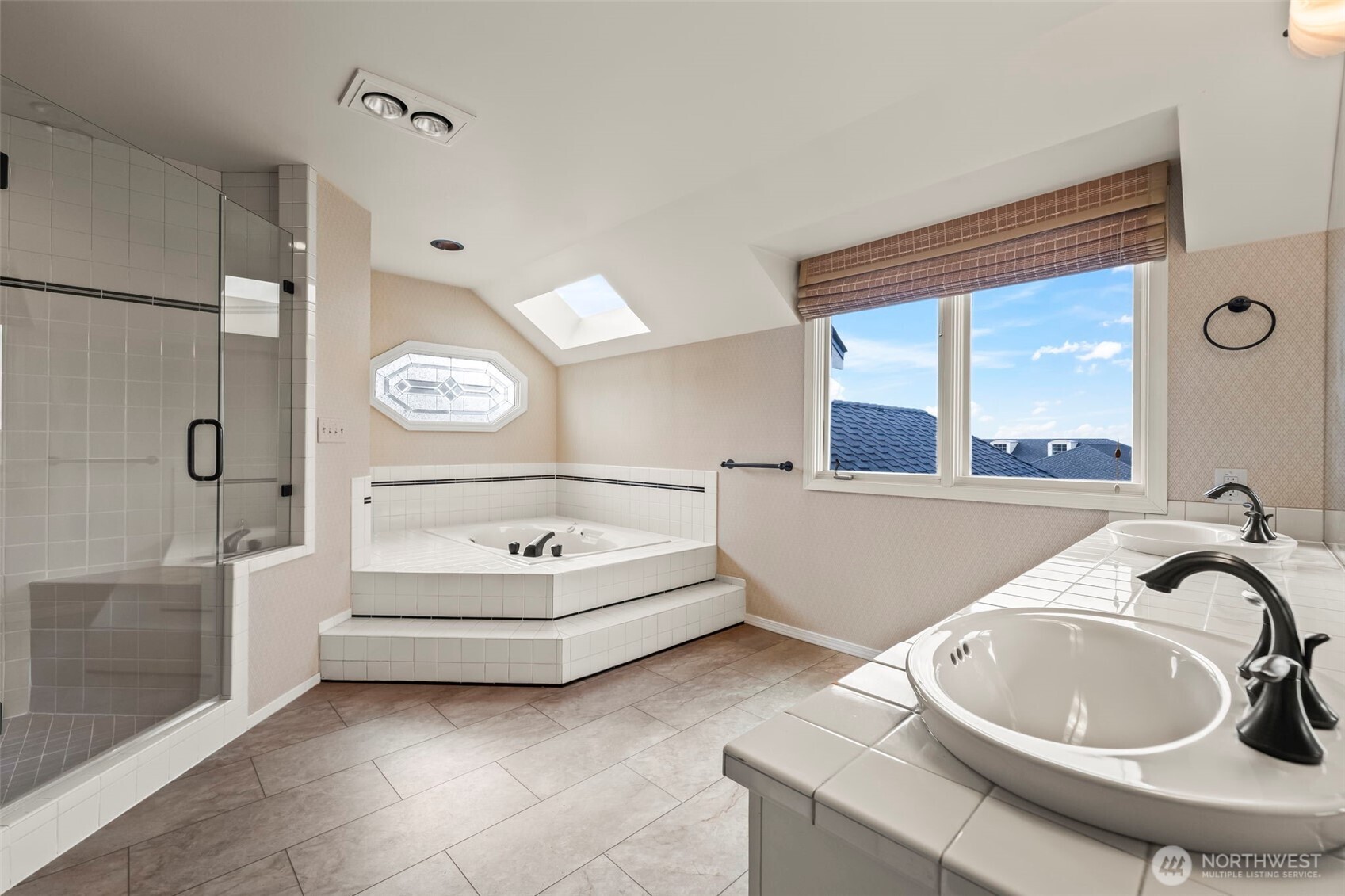 13711 65th Place West Edmonds, WA 98026 - Photo 23 of 40