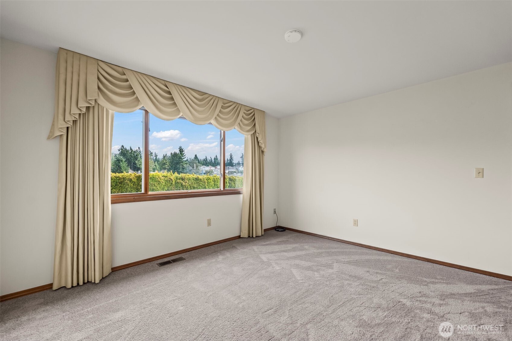 13711 65th Place West Edmonds, WA 98026 - Photo 28 of 40