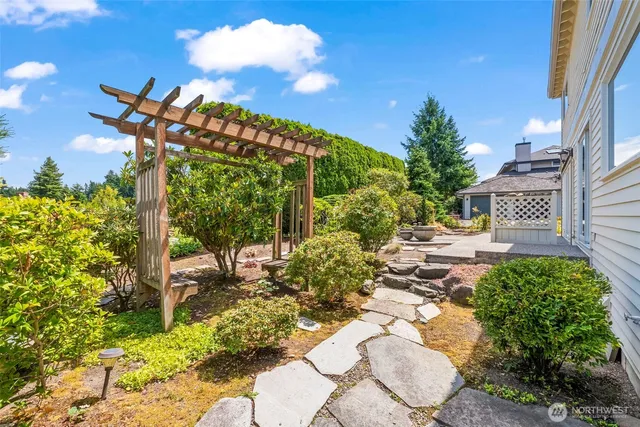 $1,150,000 | 13711 65th Place West, Edmonds, WA 98026