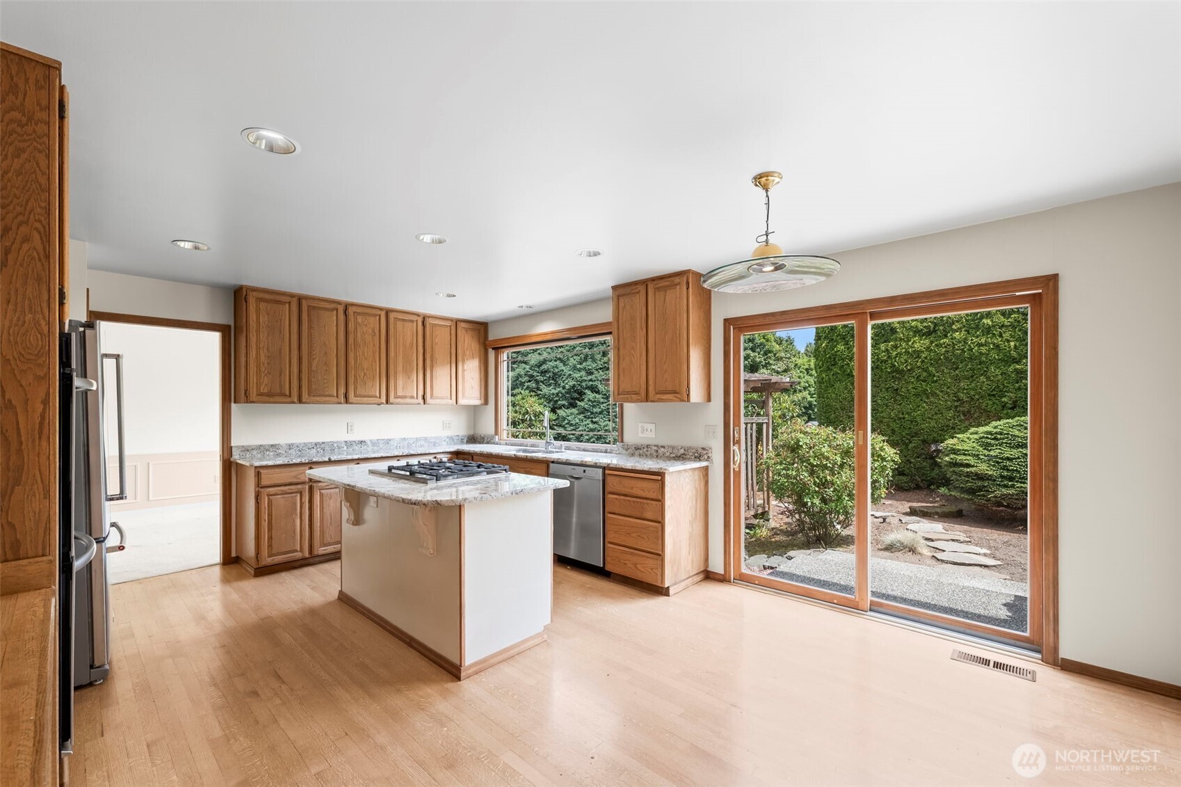 13711 65th Place West Edmonds, WA 98026 - Photo 10 of 40