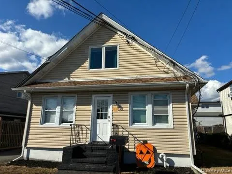 $1,875 | 7 South Atlantic Street, Bay Shore, NY 11706