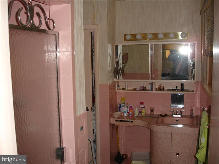 307 Old Farm Road Wyncote, PA 19095 - Photo 12 of 21 Bedroom - Main
