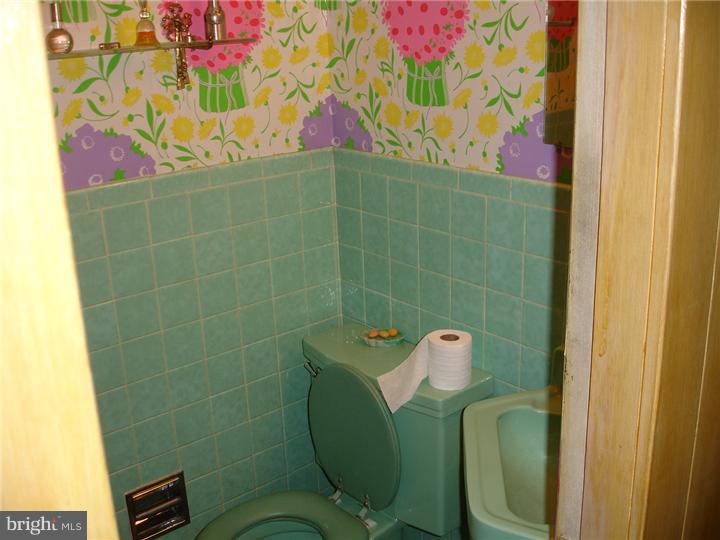 307 Old Farm Road Wyncote, PA 19095 - Photo 18 of 21 Half Bath