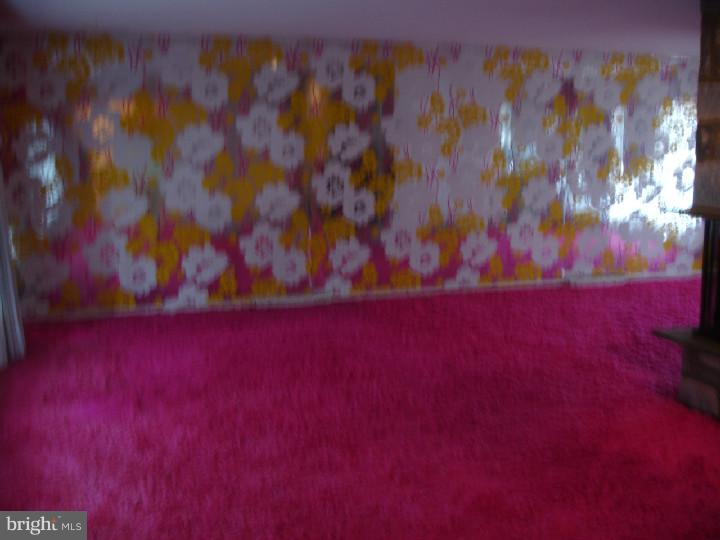 307 Old Farm Road Wyncote, PA 19095 - Photo 4 of 21 Living Room