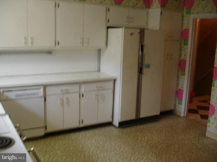 307 Old Farm Road Wyncote, PA 19095 - Photo 8 of 21 Kitchen