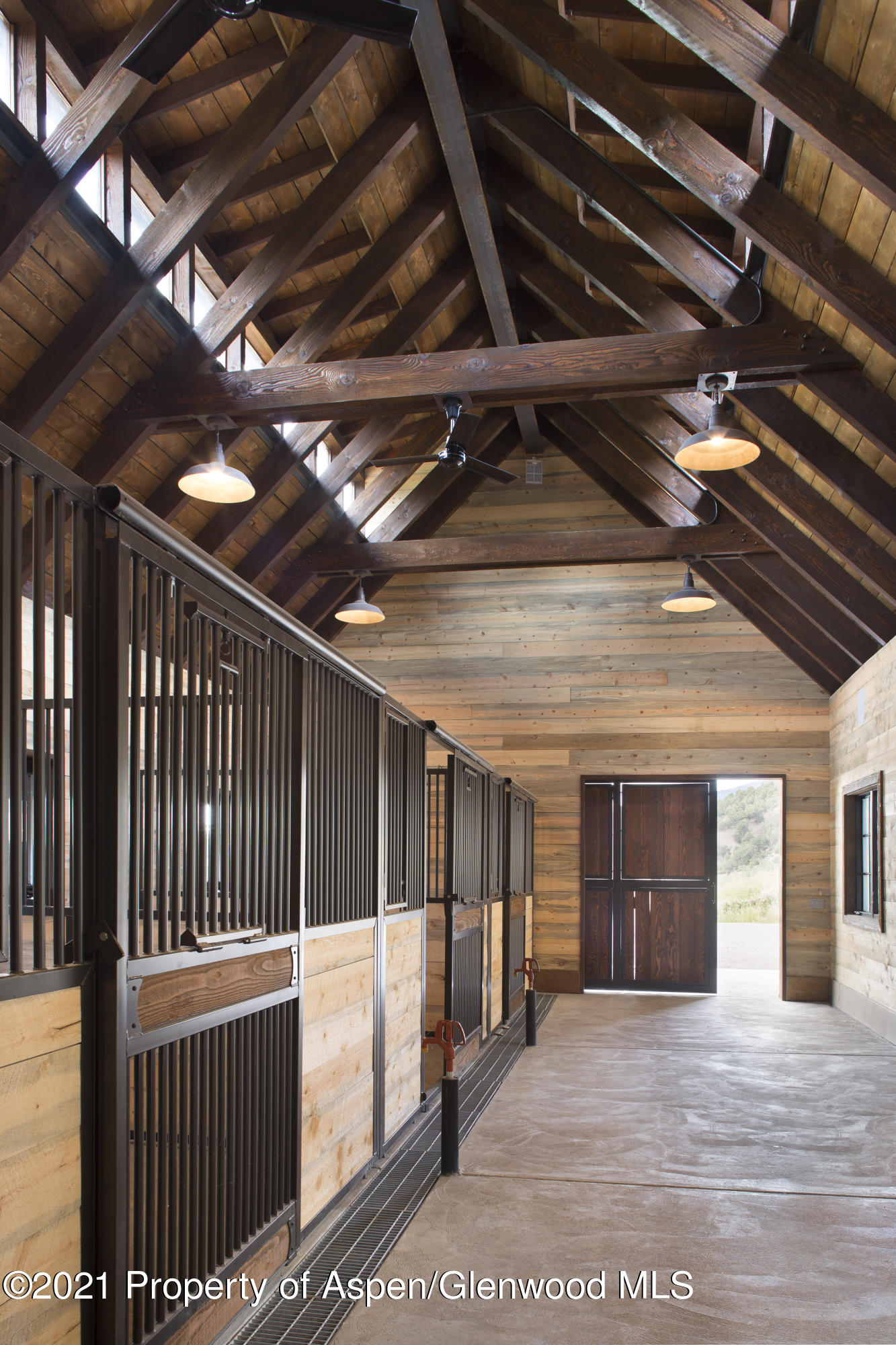 902-904 West Sopris Creek Road Basalt, CO 81621 - Photo 5 of 19 Barn Stalls