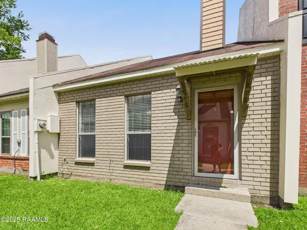 $165,000 | 207 Long Plantation Boulevard, Unit C, Lafayette, LA 70508