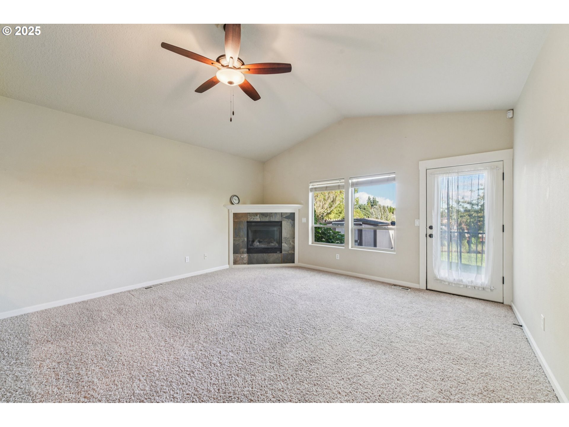 5617 Southeast 29th Terrace Gresham, OR 97080 - Photo 5 of 29