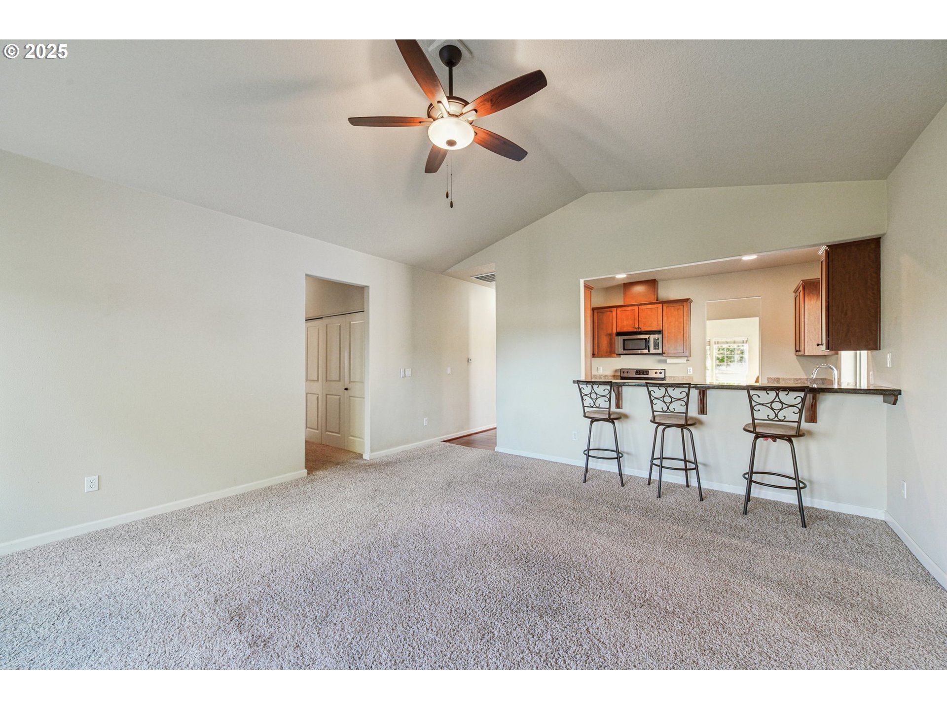 5617 Southeast 29th Terrace Gresham, OR 97080 - Photo 6 of 29