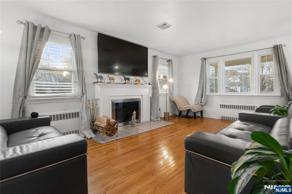 163 Grove Street Lodi, NJ 07644 - Photo 5 of 32