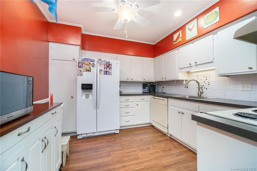 4527 Gaynor Road, Unit 104 Charlotte, NC 28211 - Photo 3 of 28 Gallery Image 3