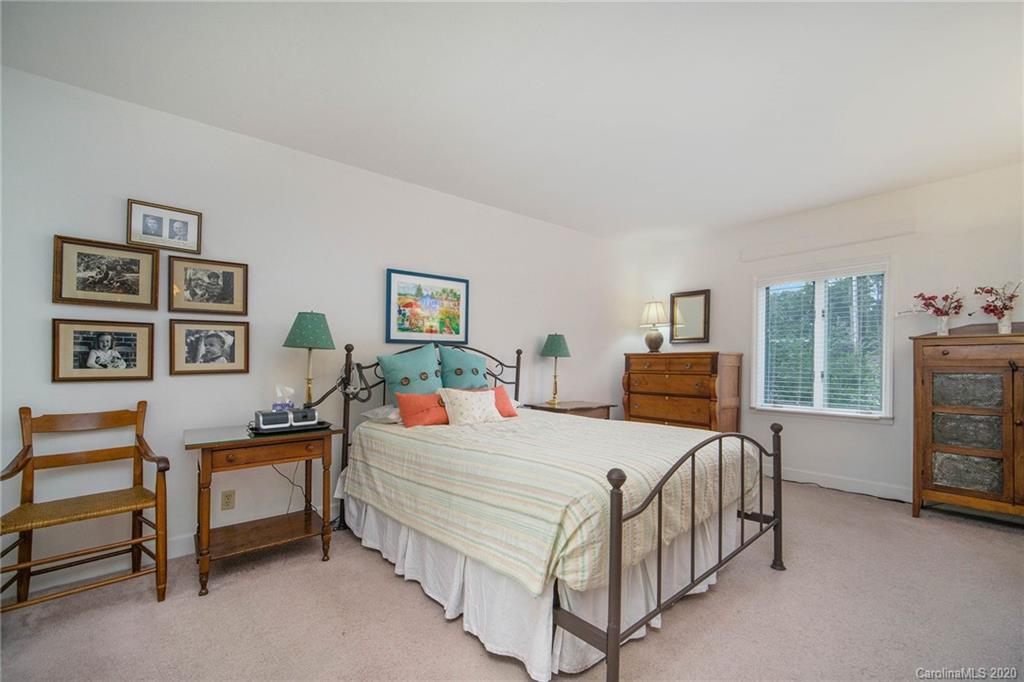 4527 Gaynor Road, Unit 104 Charlotte, NC 28211 - Photo 23 of 28 Gallery Image 23