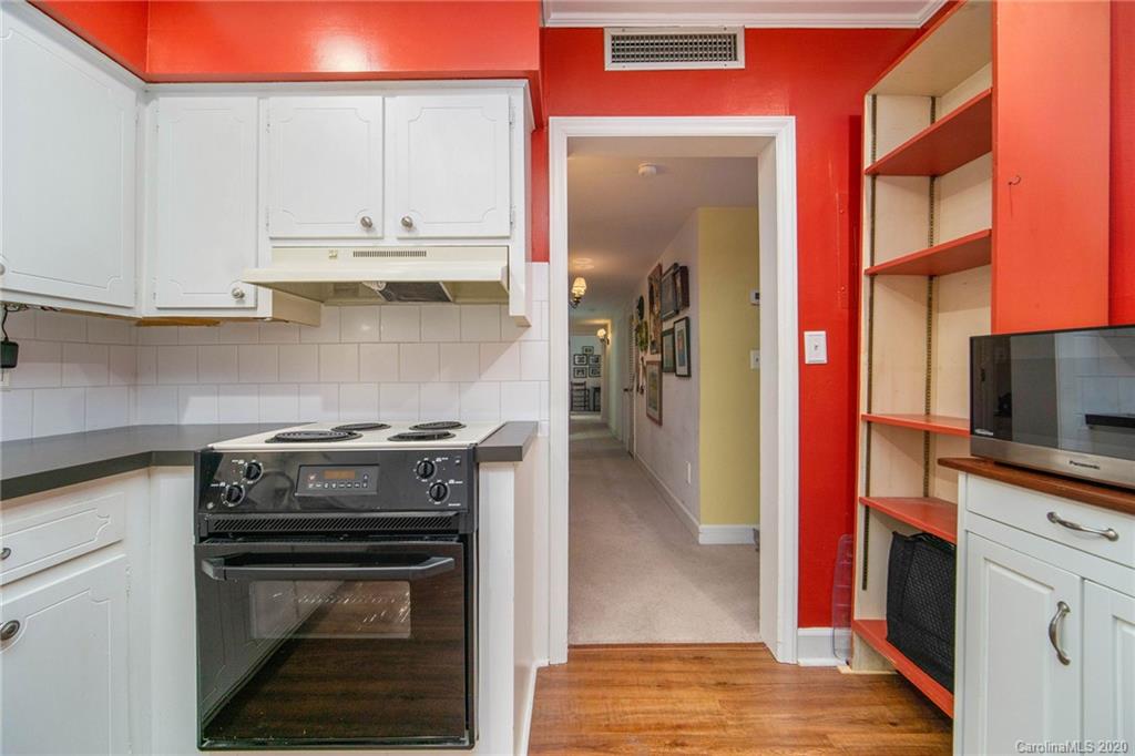 4527 Gaynor Road, Unit 104 Charlotte, NC 28211 - Photo 7 of 28 Gallery Image 7