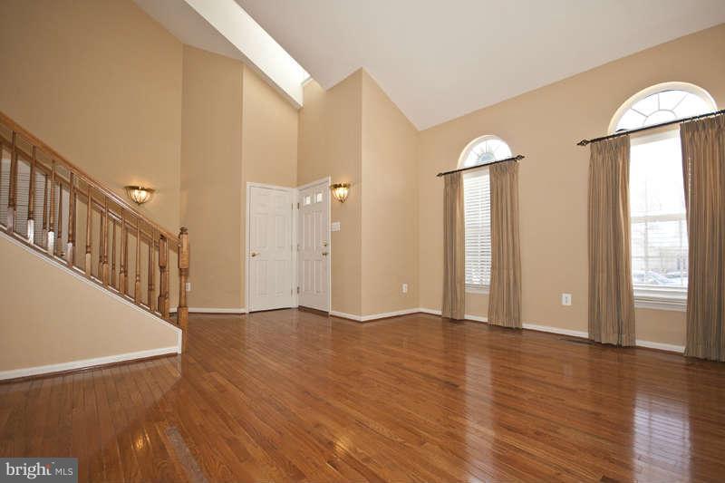 8516 Meadowsweet Road, Unit 8516 Baltimore, MD 21208 - Photo 2 of 22 Living Room