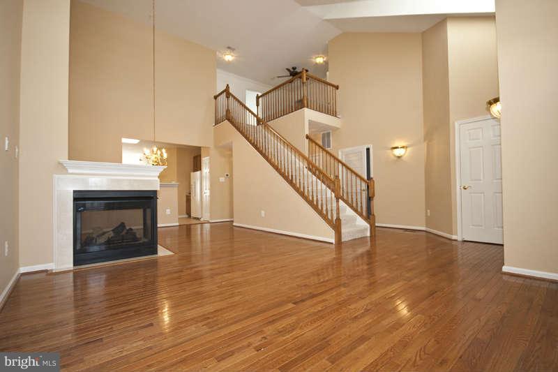 8516 Meadowsweet Road, Unit 8516 Baltimore, MD 21208 - Photo 3 of 22 Living Room