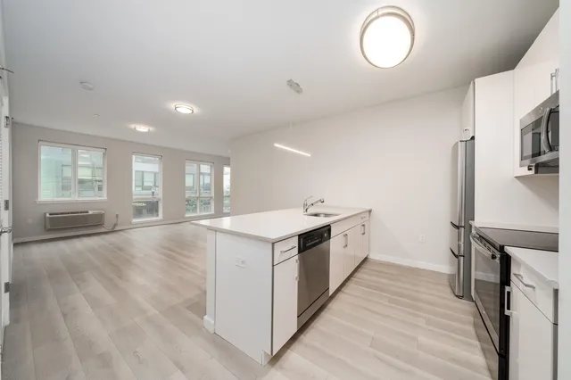 $2,300 | 16 Bennett Street, Unit 504, Jersey City, NJ 07304