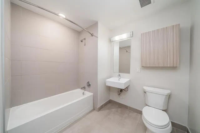 $2,300 | 16 Bennett Street, Unit 504, Jersey City, NJ 07304