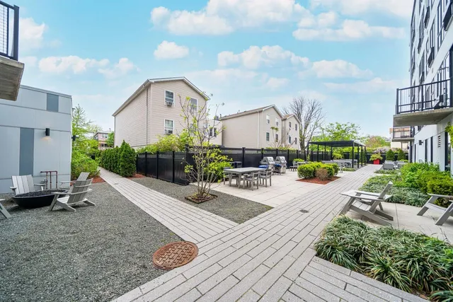 $2,300 | 16 Bennett Street, Unit 504, Jersey City, NJ 07304