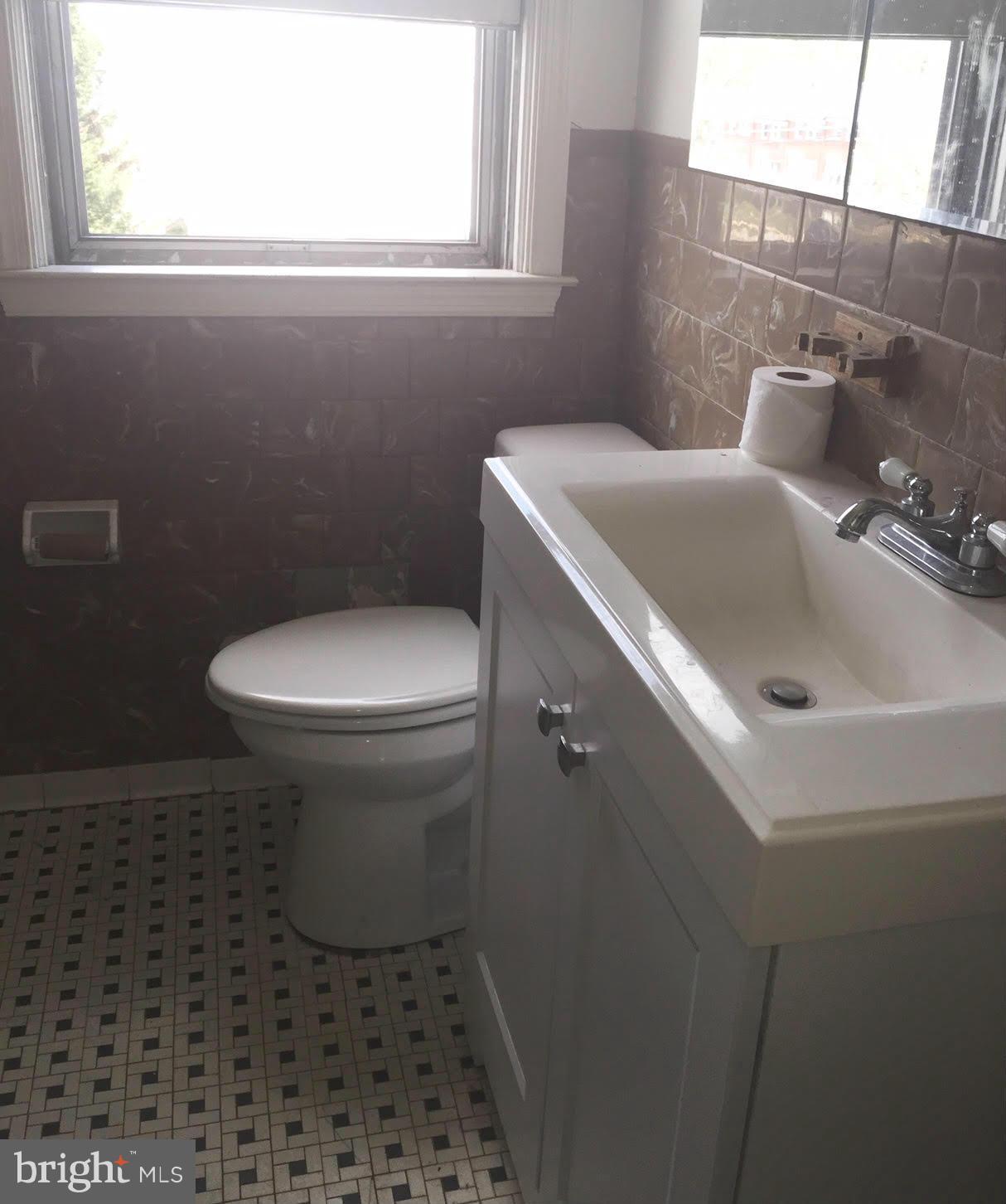 1228 Newfield Road Baltimore, MD 21207 - Photo 14 of 21 Bath