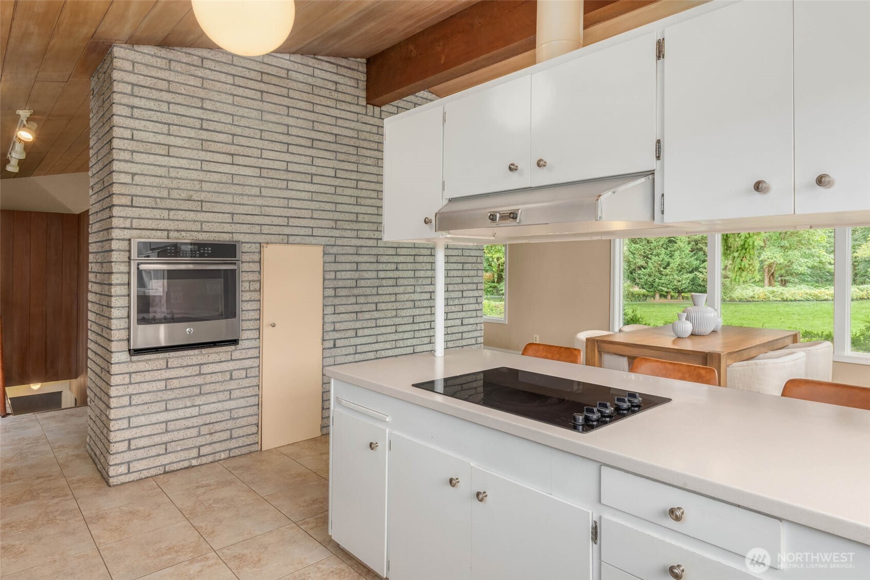 618 Riverview Drive Monroe, WA 98272 - Photo 15 of 39 a kitchen with a sink and cabinets