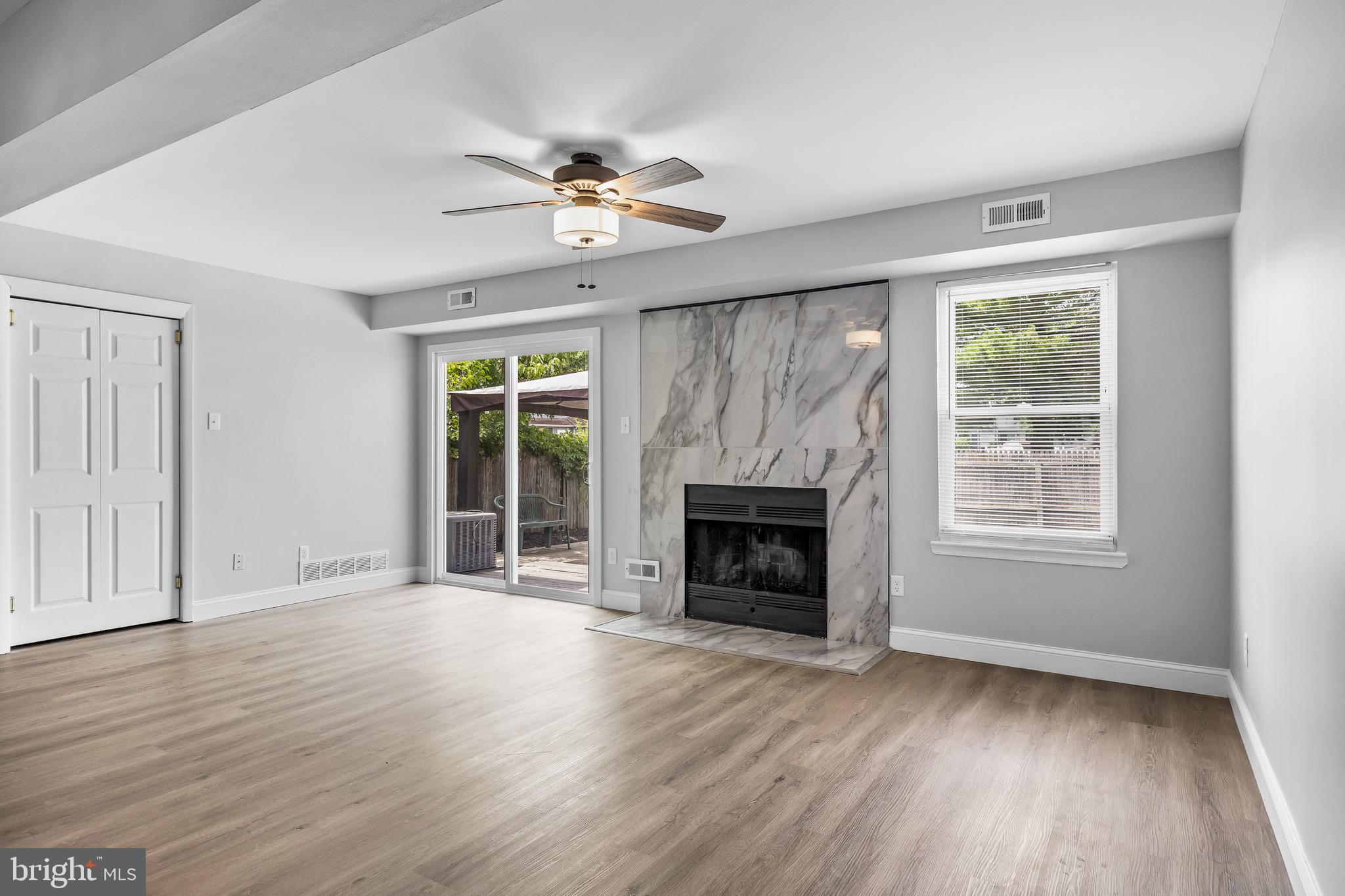 23 Blue Jay Drive Clementon, NJ 08021 - Photo 7 of 25