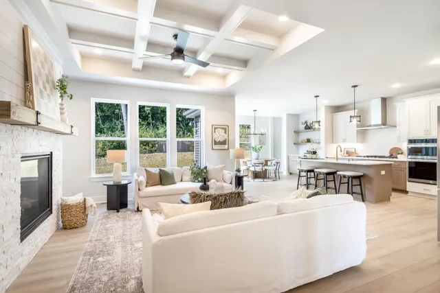 $674,900 | 544 Kiddle Lane, Union Grove, WI 53182