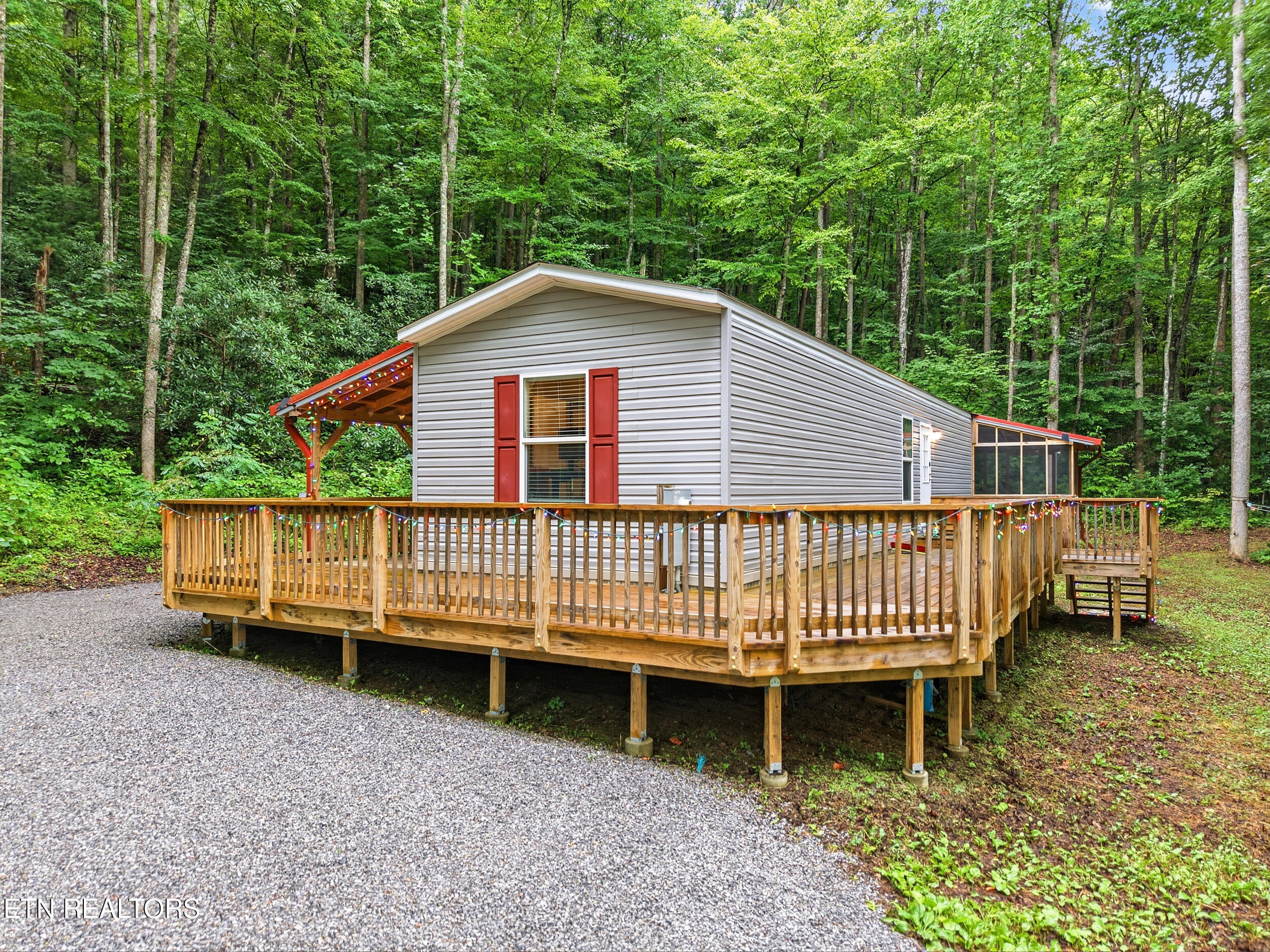 1007 Old Cades Cove Road Townsend, TN 37882 - Photo 4 of 42 003