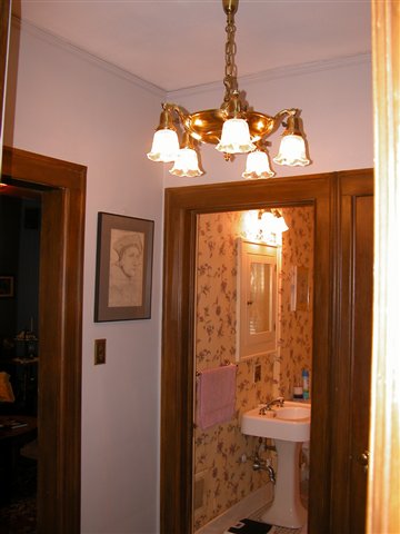 1414 Bishop Road Grosse Pointe, MI 48230 - Photo 5 of 13 31064486-4.JPG