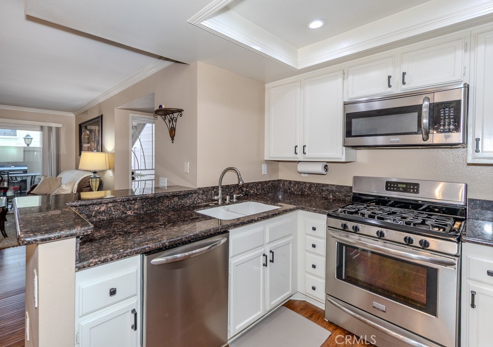 23562 Cambridge Road Yorba Linda, CA 92887 - Photo 8 of 33