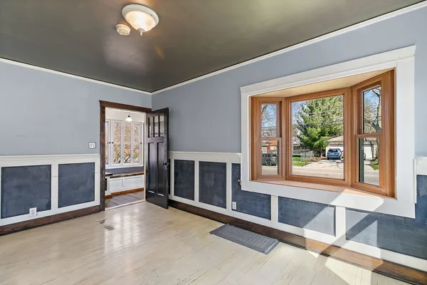 $175,000 | 491 Congdon Avenue, Elgin, IL 60120