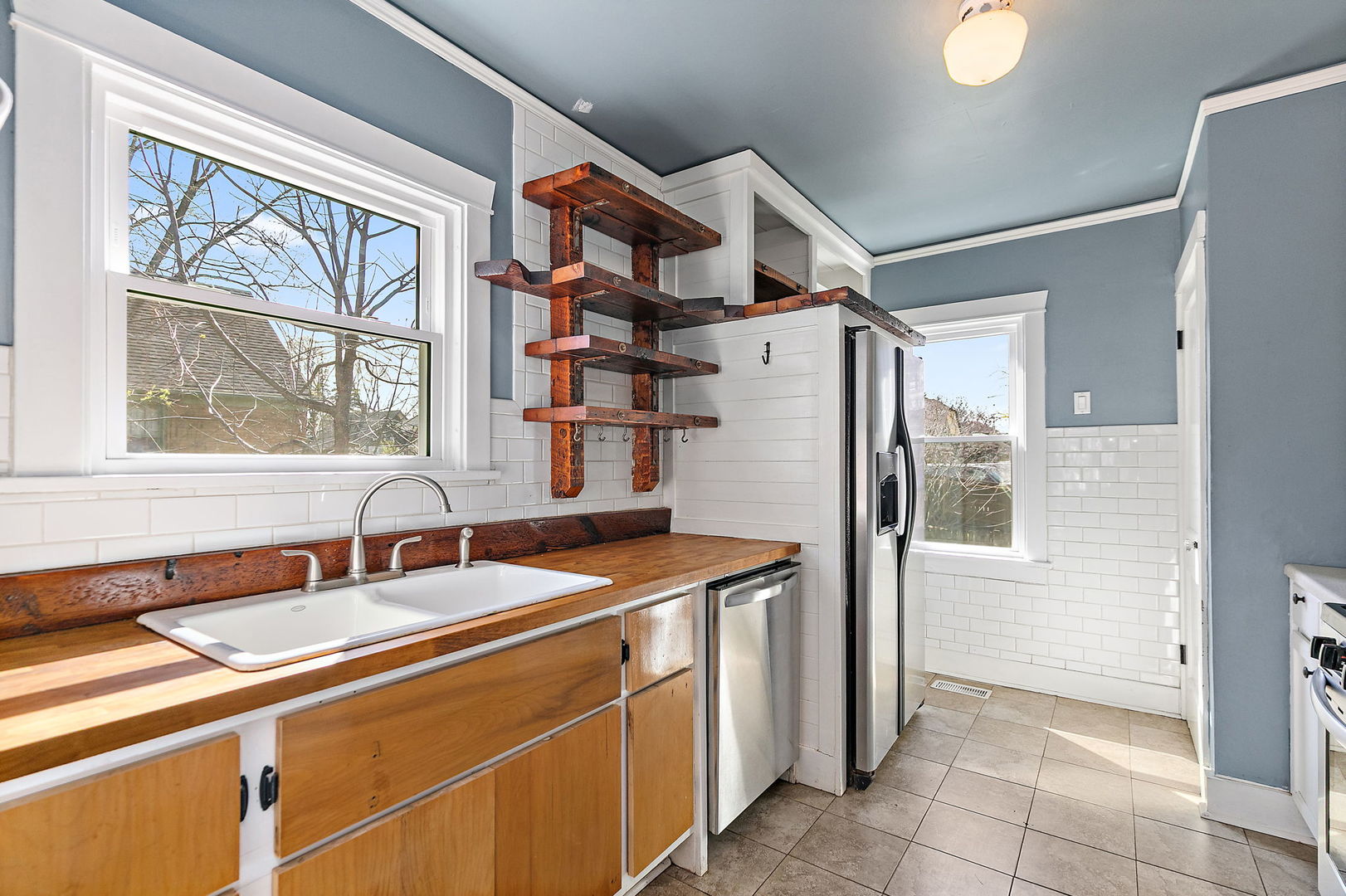 491 Congdon Avenue Elgin, IL 60120 - Photo 9 of 21