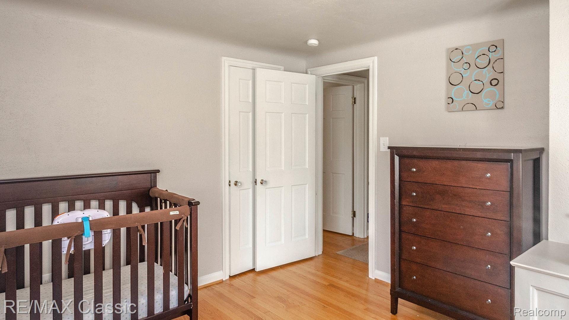 286 Fisher Road Grosse Pointe, MI 48230 - Photo 21 of 34 027_32.jpg