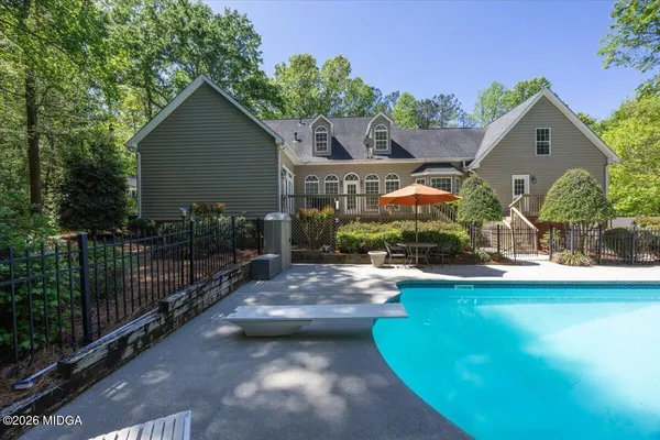 $625,000 | 117 Island View Drive, Lizella, GA 31052