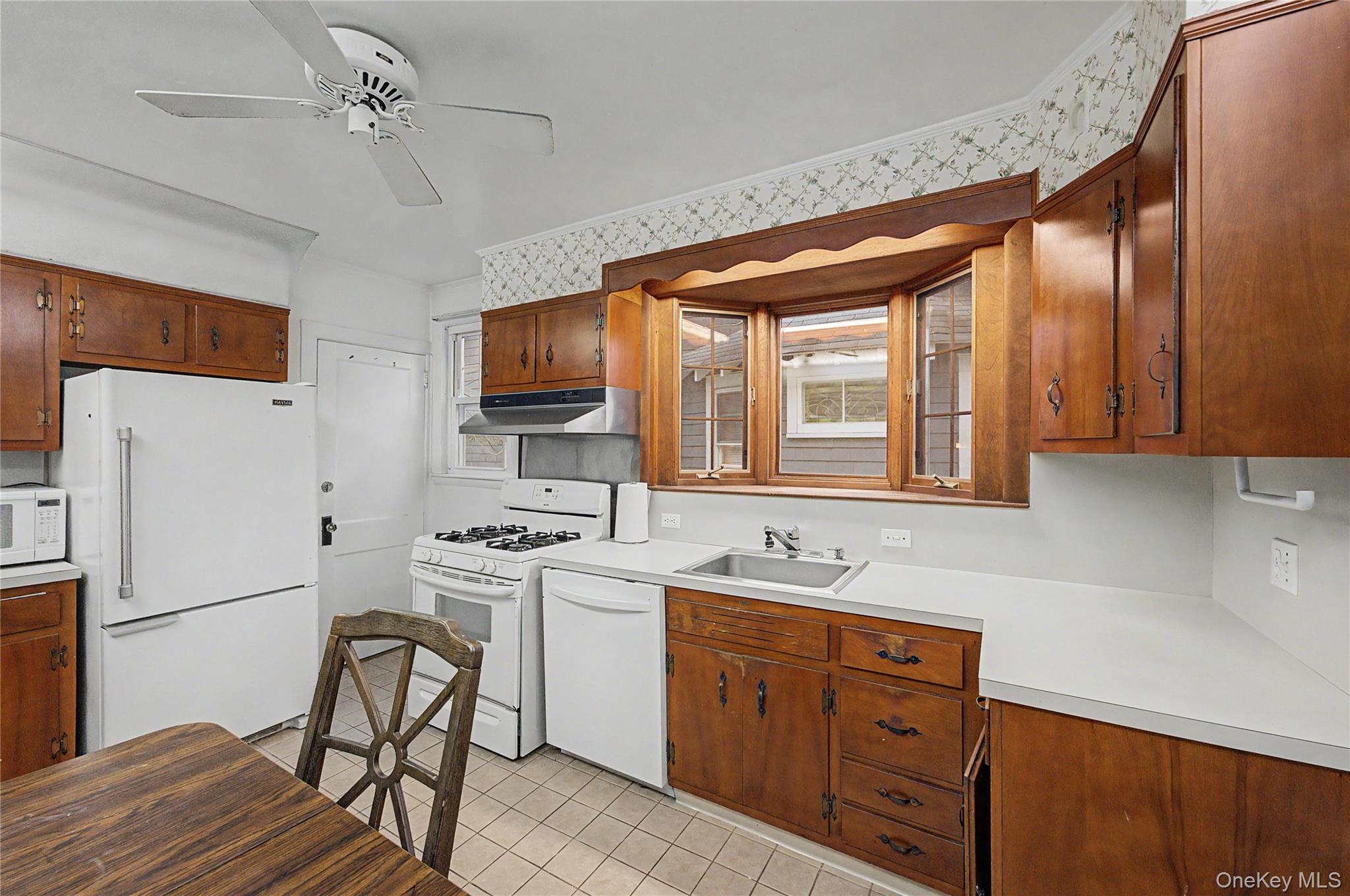 40 Dewey Avenue New Rochelle, NY 10801 - Photo 8 of 17