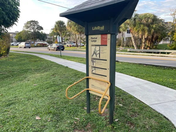 $1,300 | 770 Lori Drive, Unit 257, Palm Springs, FL 33461