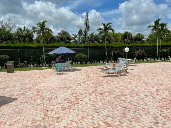 $1,300 | 770 Lori Drive, Unit 257, Palm Springs, FL 33461