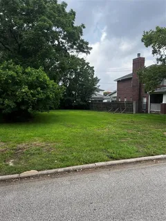 $450,000 | 1117 Mulberry Lane, Bellaire, TX 77401