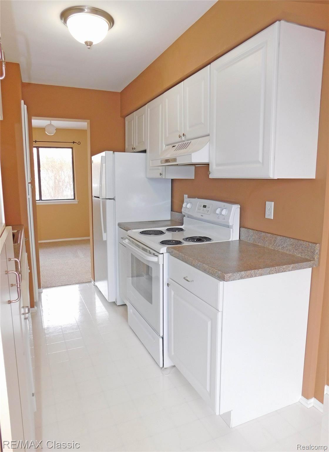 32121 West 12 Mile Road, Unit 8L Farmington, MI 48334 - Photo 7 of 17 12 mile kit 2.jpg