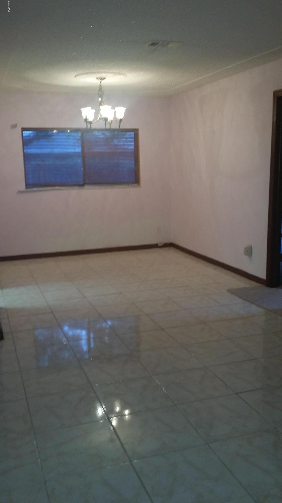 985 Northeast Ripley Palm Bay, FL 32907 - Photo 12 of 26 20150616_094017