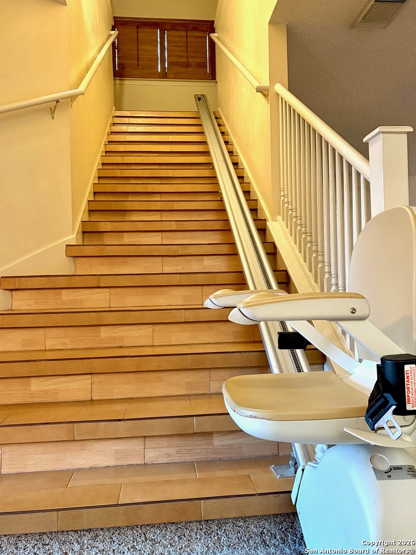 7501 Avery Road Live Oak, TX 78233 - Photo 15 of 32 a view of entryway and hall