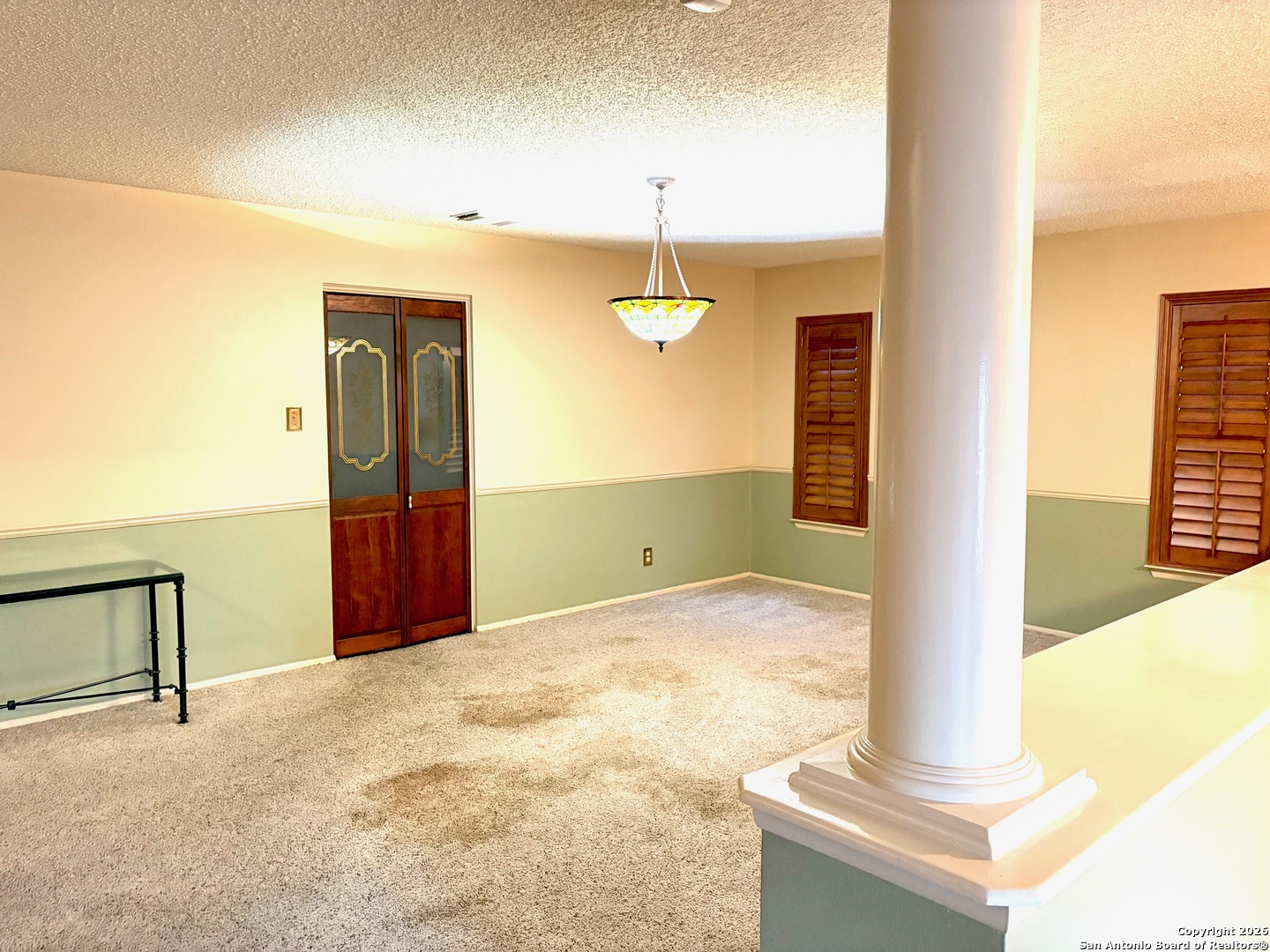 7501 Avery Road Live Oak, TX 78233 - Photo 4 of 32 a view of a hall with an entryway