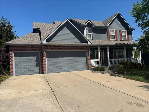 $445,000 | 905 Paw Paw Lane, Liberty, MO 64068