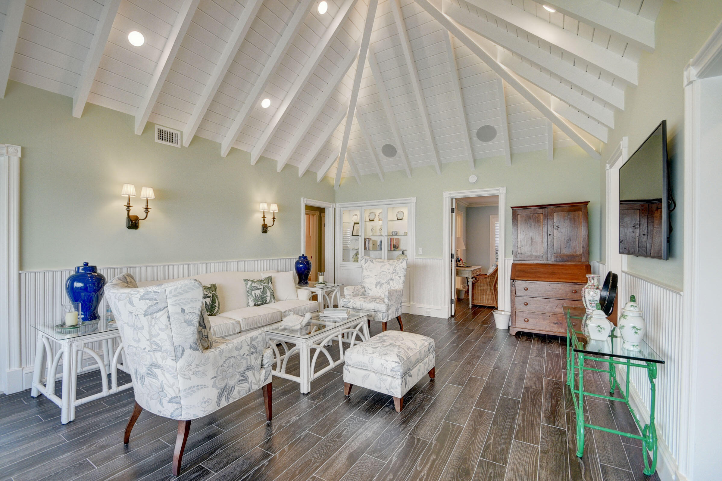 1365 Lands End Road Manalapan, FL 33462 - Photo 8 of 43 Living Room