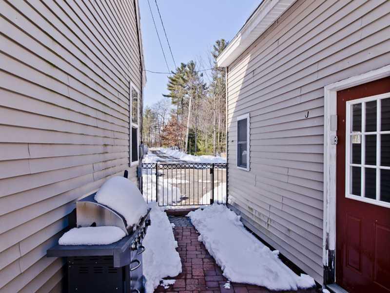117 Callahan Road Buxton, ME 04093 - Photo 6 of 29 Exterior Front. breezeway